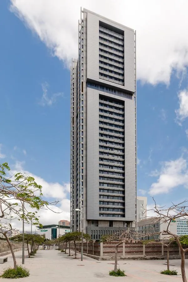 Santa Cruz Twin Towers: Shore & City Seaside Views إسبانيا